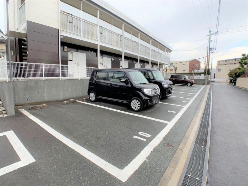 レオパレス御井 駐車場