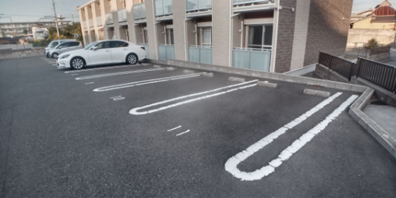 レオネクストＧＡＲＤＥＮＩＡ 駐車場