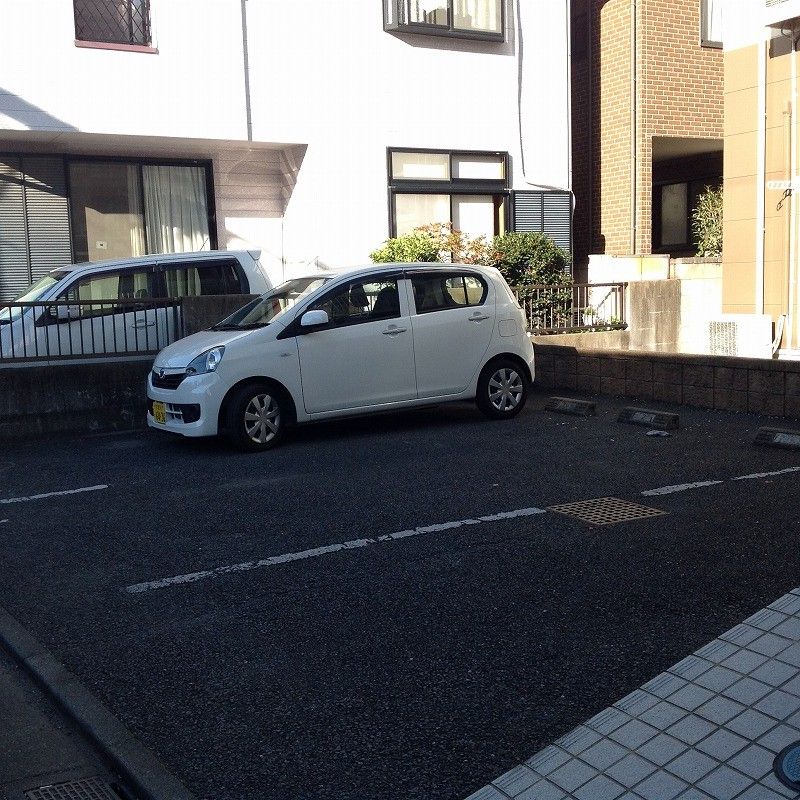 レオパレスジュネス神田 駐車場