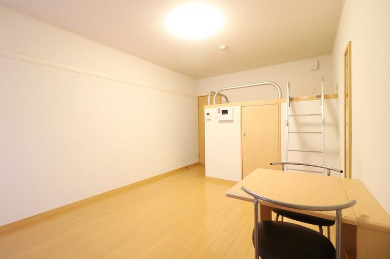 レオパレスＭＡＲＵＴＯ京田辺 居間