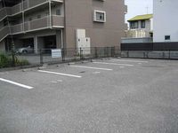 レオパレス和泉 駐車場