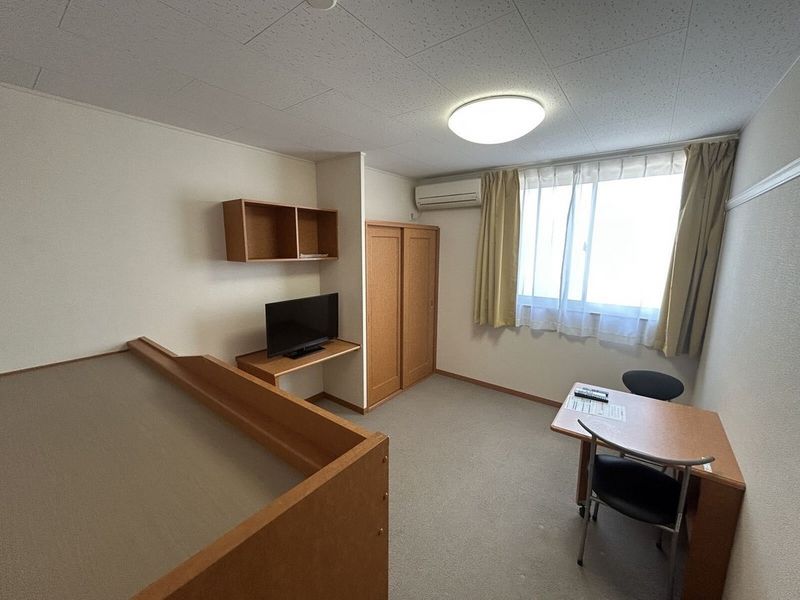 レオパレスオアシス中田 居間