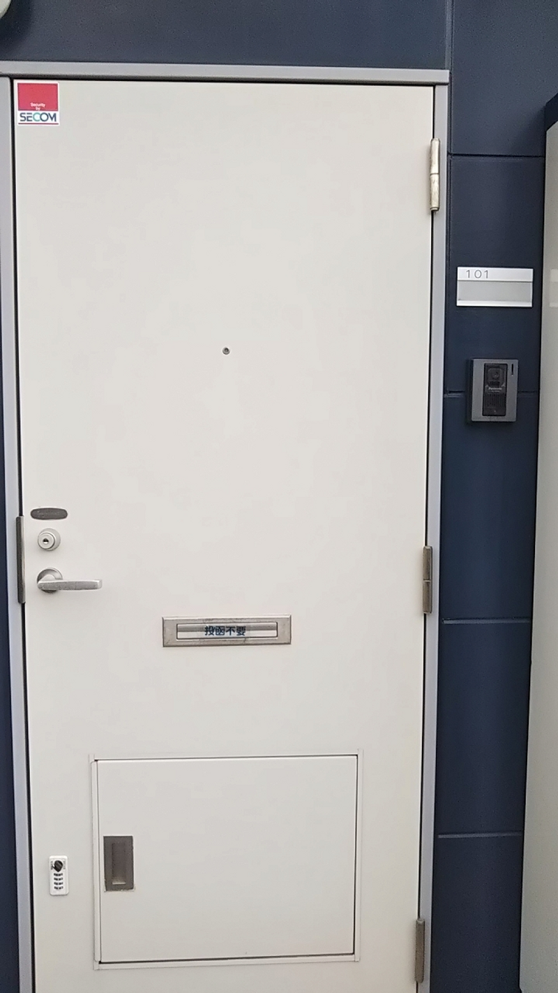 レオパレスいけだ 玄関