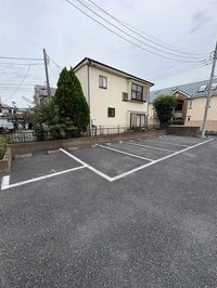レオネクストアネックス小泉 駐車場