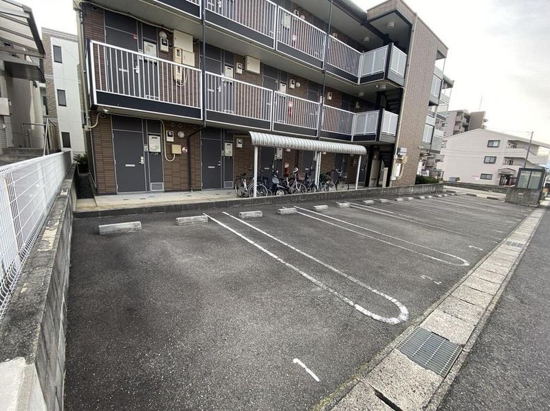 leopalace Inside G Bãi đỗ xe