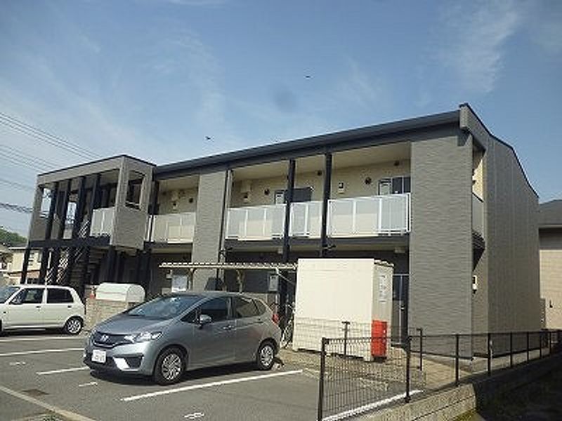 レオパレスぽぽら 駐車場
