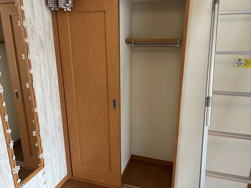 レオパレスあいかわ 収納