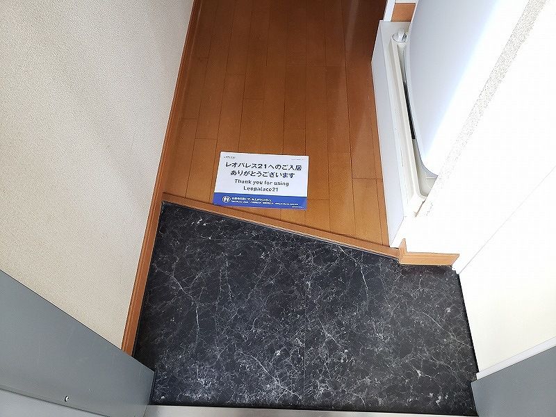レオパレスＮＡＧＡＫＵＲＡ 玄関