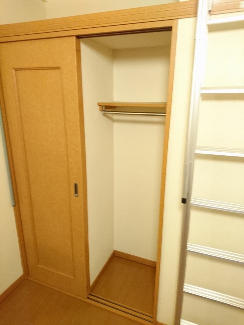 レオパレスオアシス 収納