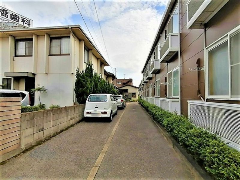 レオパレスヴェルドミール 駐車場