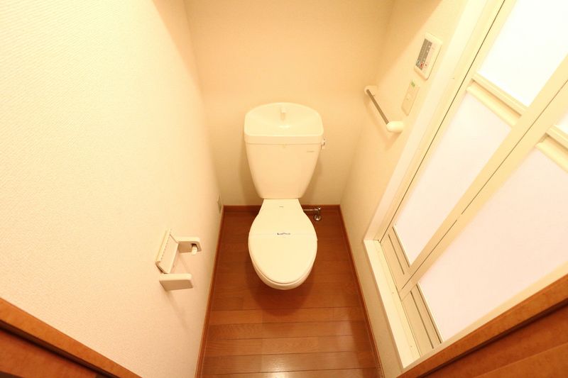 レオパレスコンフォート小松 トイレ