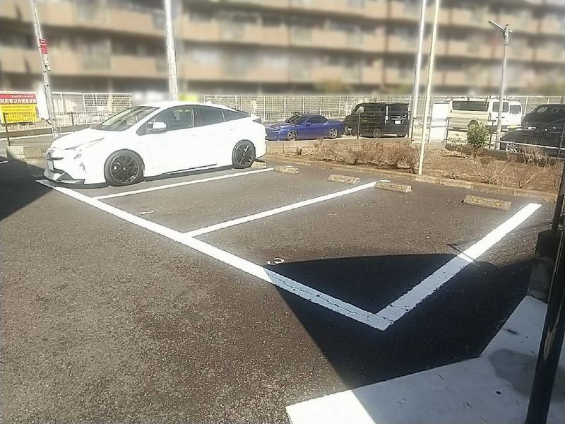 レオパレス湯島 駐車場