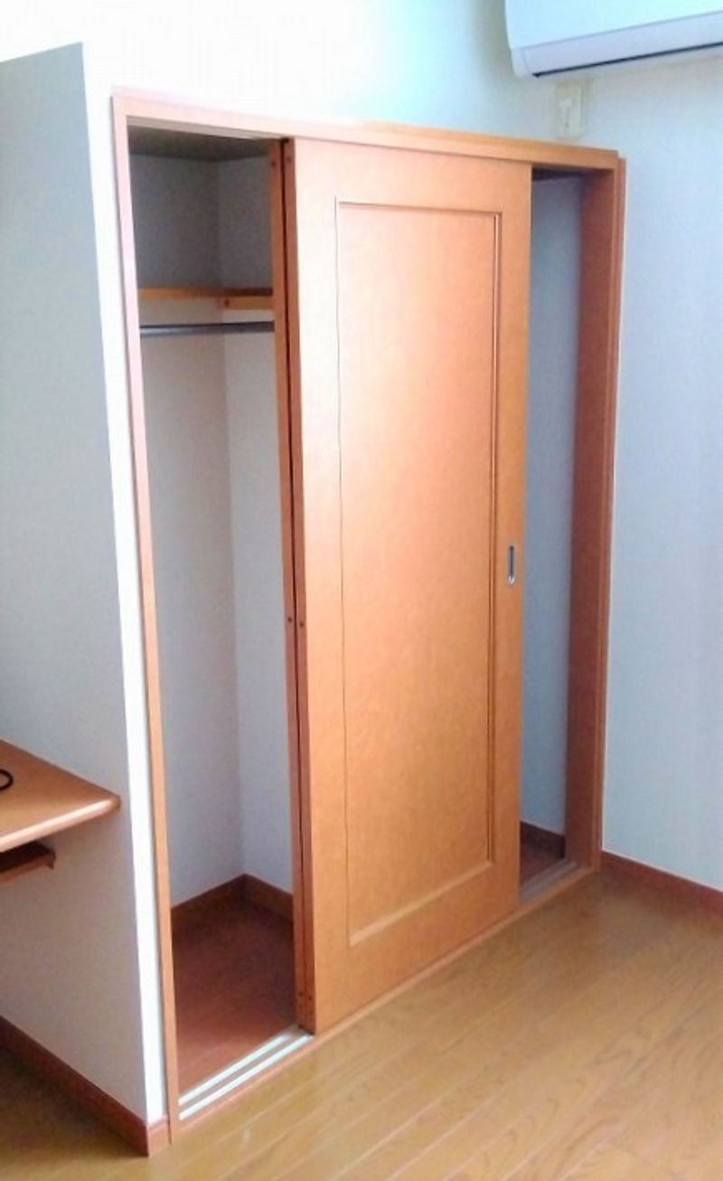 レオパレススズキ 収納