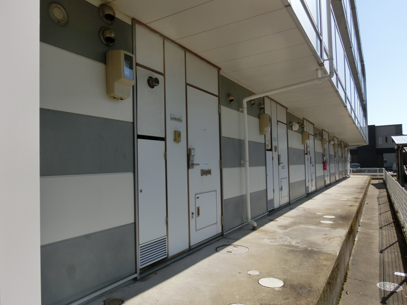 レオパレス糸田橋北 玄関