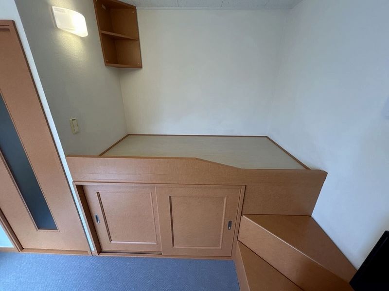 レオパレスパステロ 収納