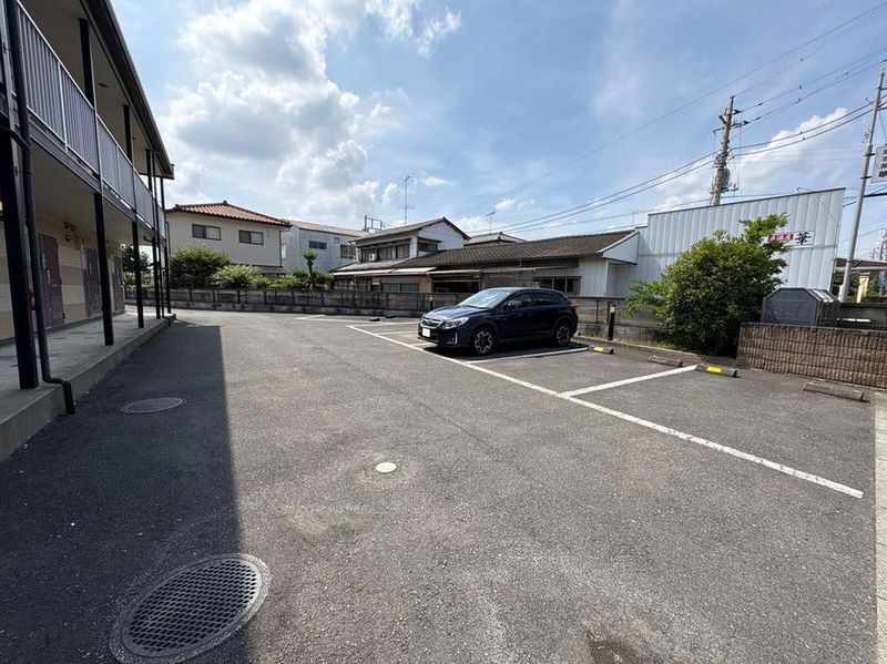 レオパレス堀込 駐車場