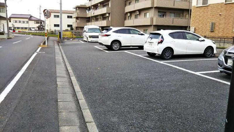 レオパレス南大塚 駐車場