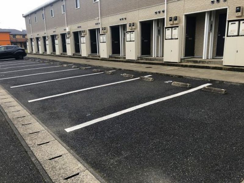 レオパレスラ　ボエーム 駐車場