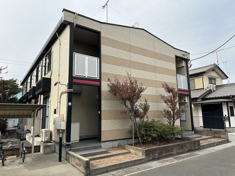 レオパレス一の沢 エントランス
