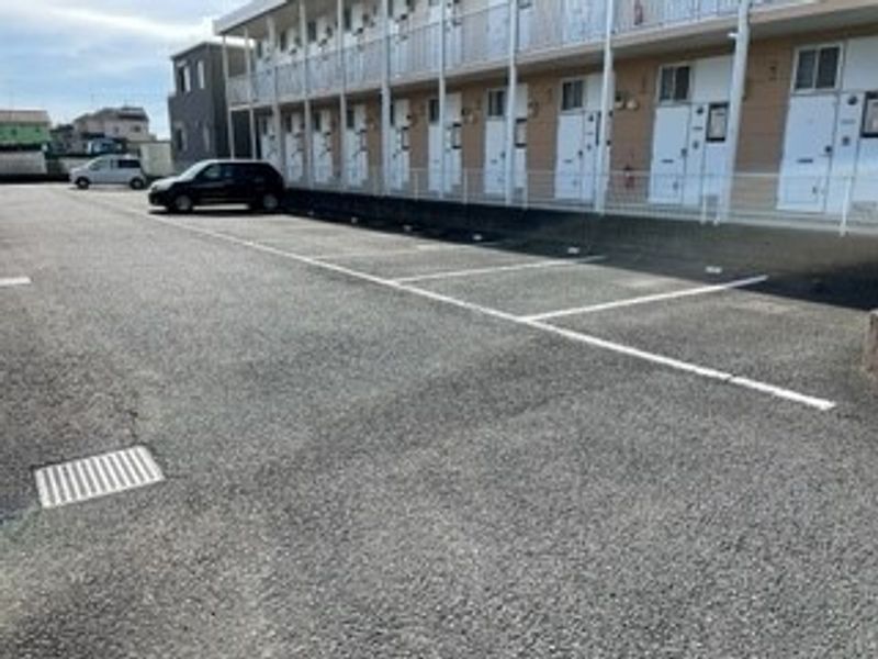 レオパレス狭山台 駐車場