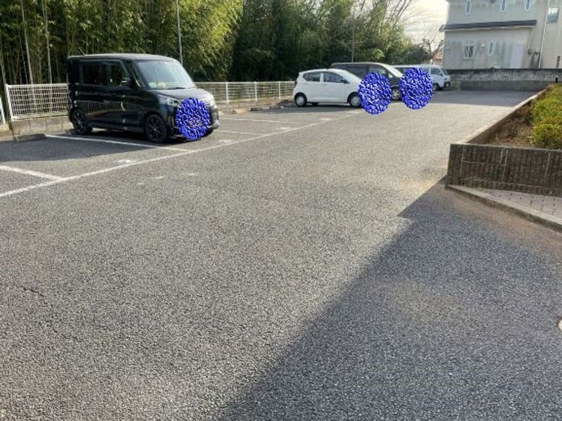 レオパレスサクシード 駐車場