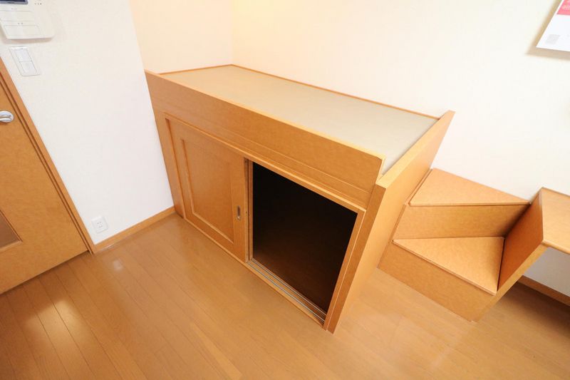 レオパレスナイズ紫竹 収納