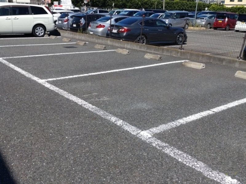 レオパレス湘南Ⅱ 駐車場