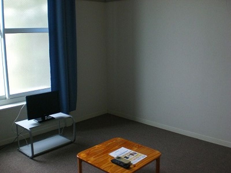 レオパレスシェソワ 居間