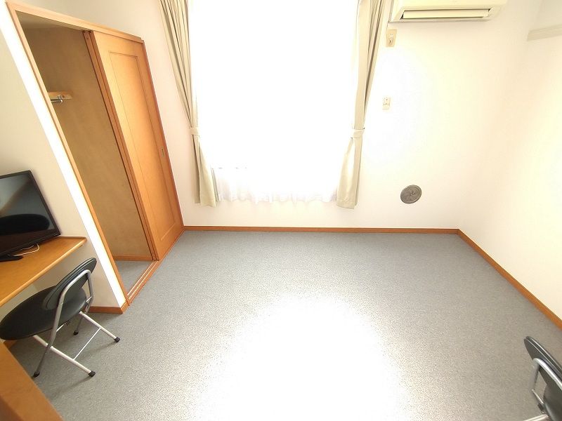 レオパレスサニーコート 寝室