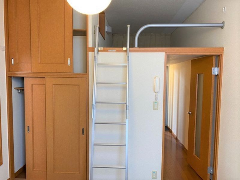レオパレス立田の杜 居間