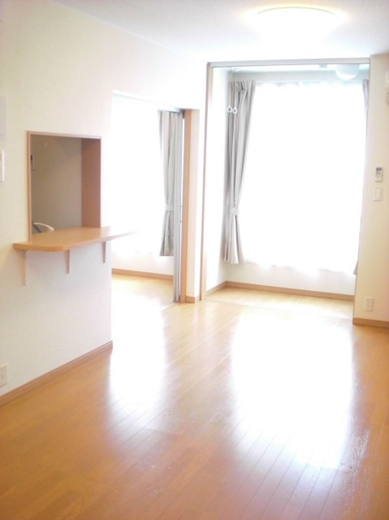 レオパレス小山壱番館 居間