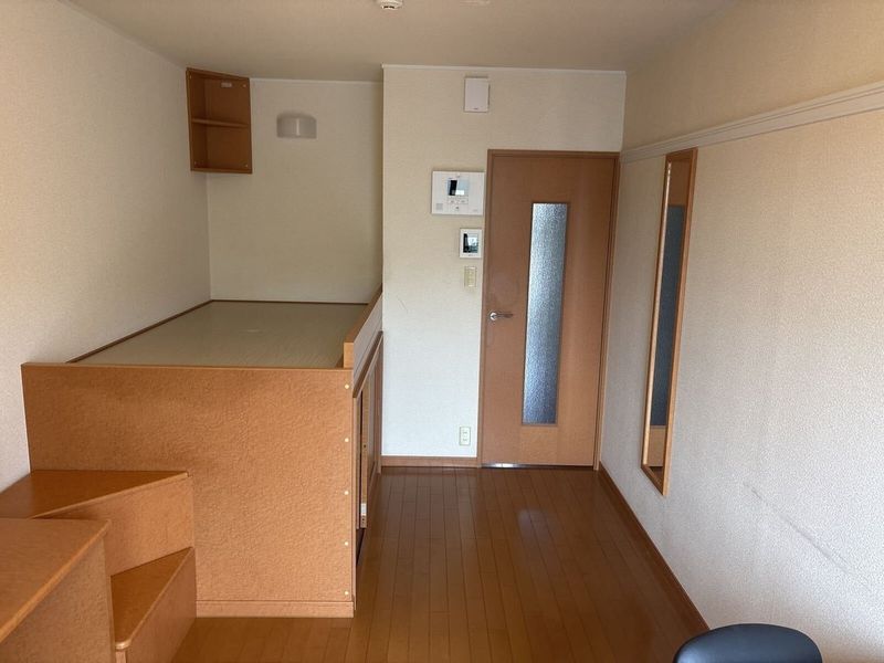 レオパレス和 居間