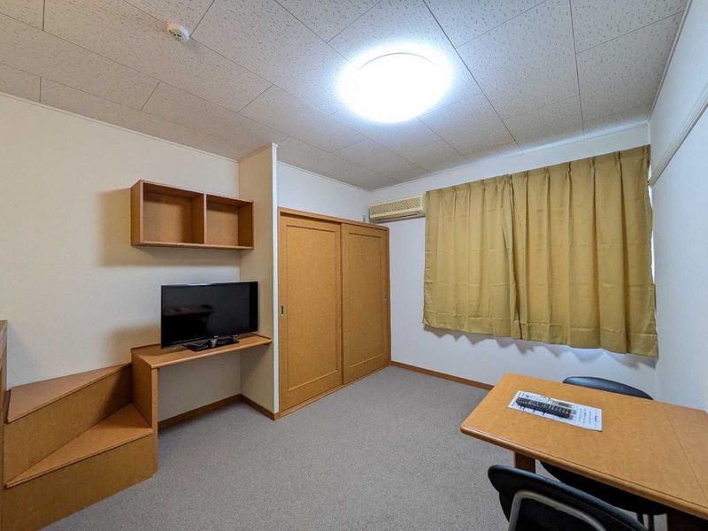 レオパレス陽光 居間