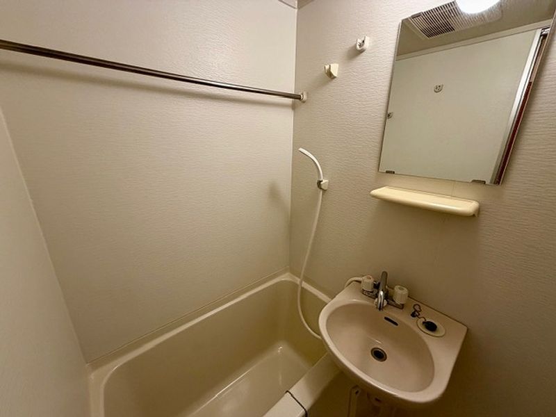 レオパレスブリッシュ西原 風呂