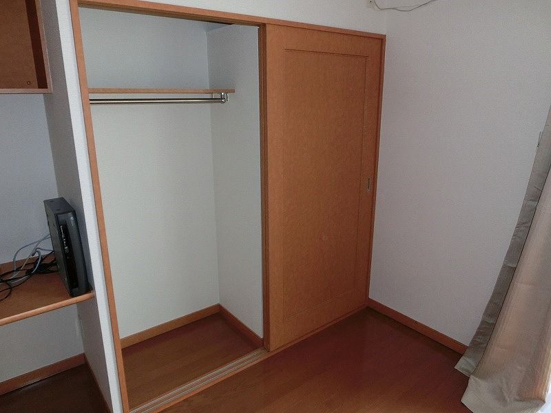 レオパレスグリーンリーフ 収納