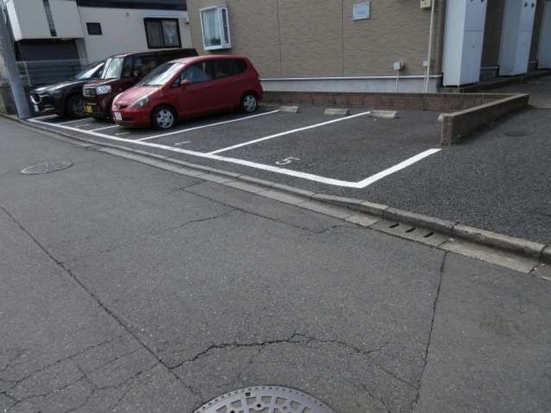 レオネクストブリエ 駐車場