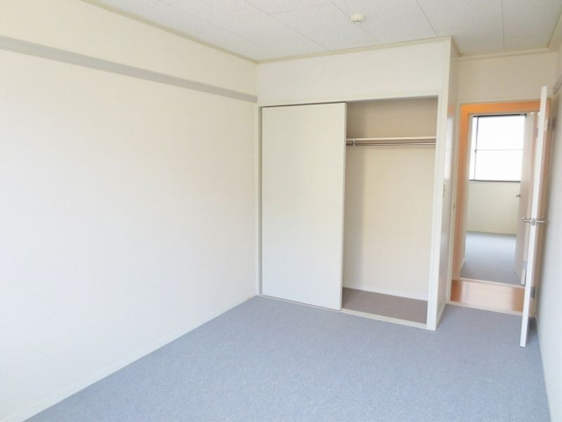 レオパレスみさき 寝室