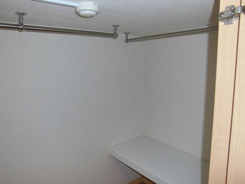 レオパレスソレーユⅢ 収納