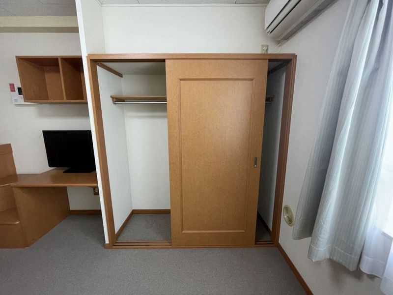 レオパレスパインマノワール 収納