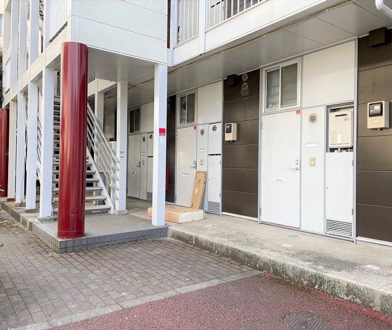 レオパレスフォレスト エントランス