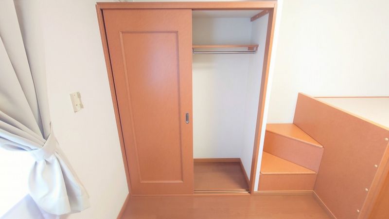 レオパレスアンプリオ　シエル 収納
