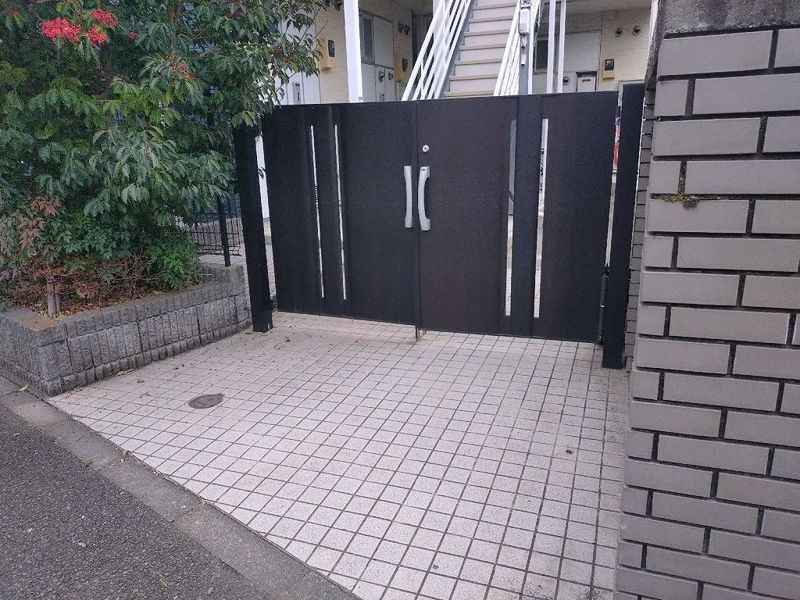 レオパレス世田谷 エントランス