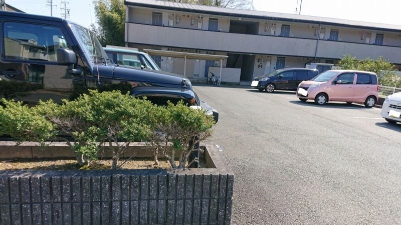 レオパレスＵＮＯ 駐車場