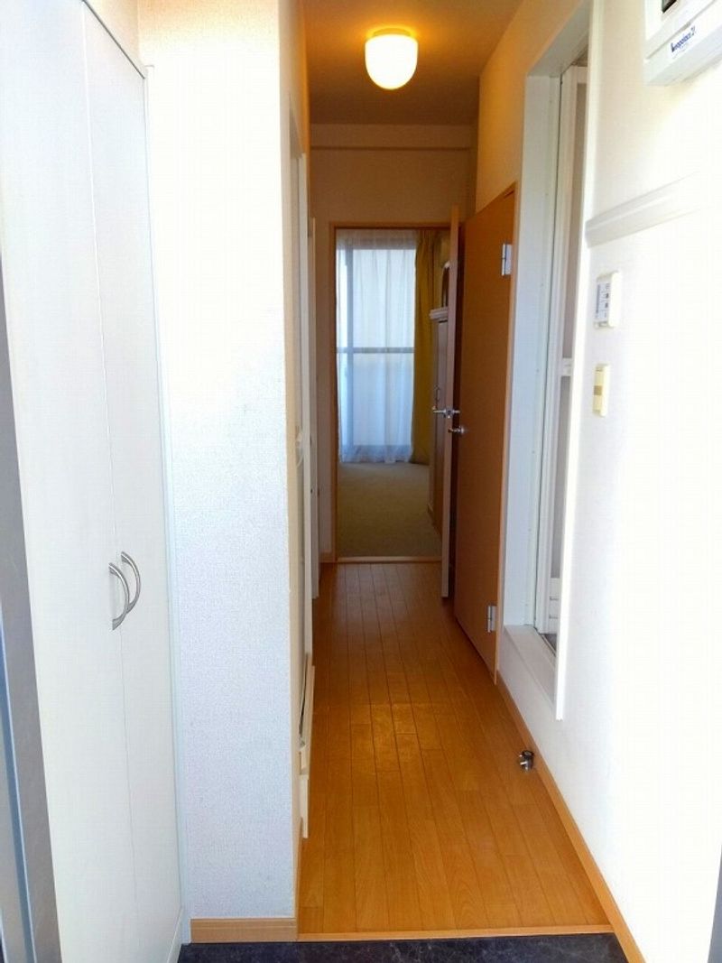 レオパレスハイツ流山 玄関