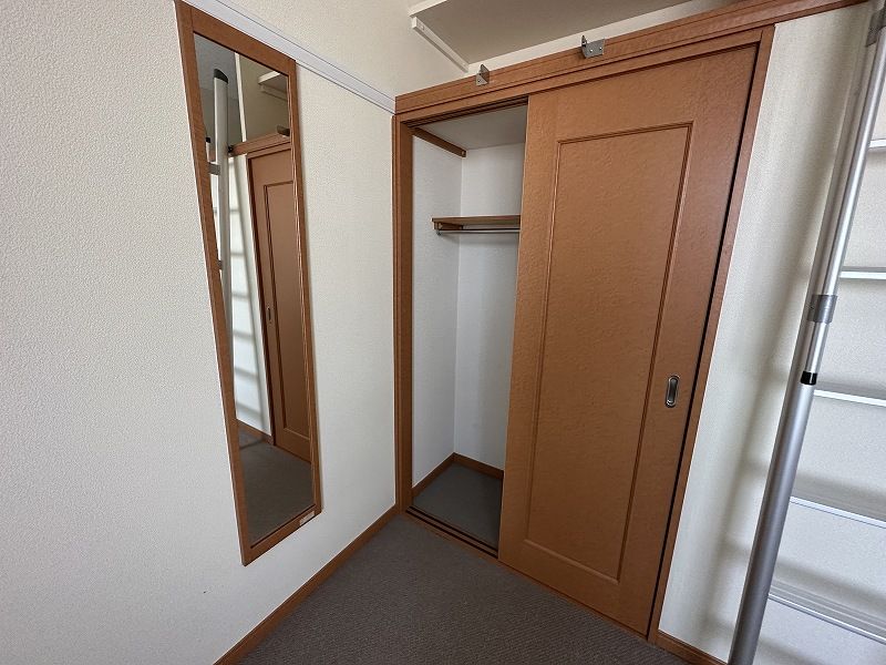 レオパレスイチサト 収納