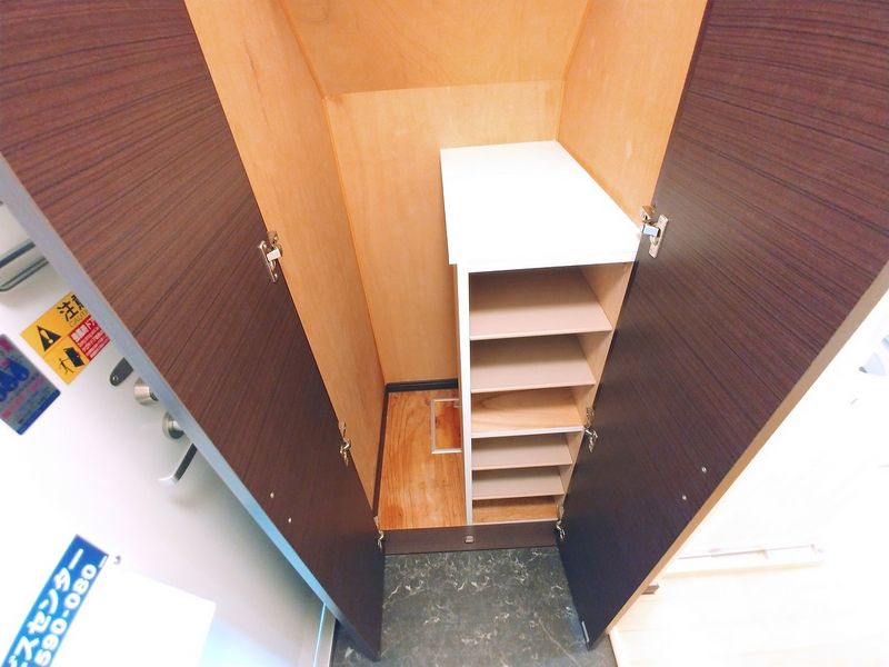 レオネクストＳＵＮ西河原 収納