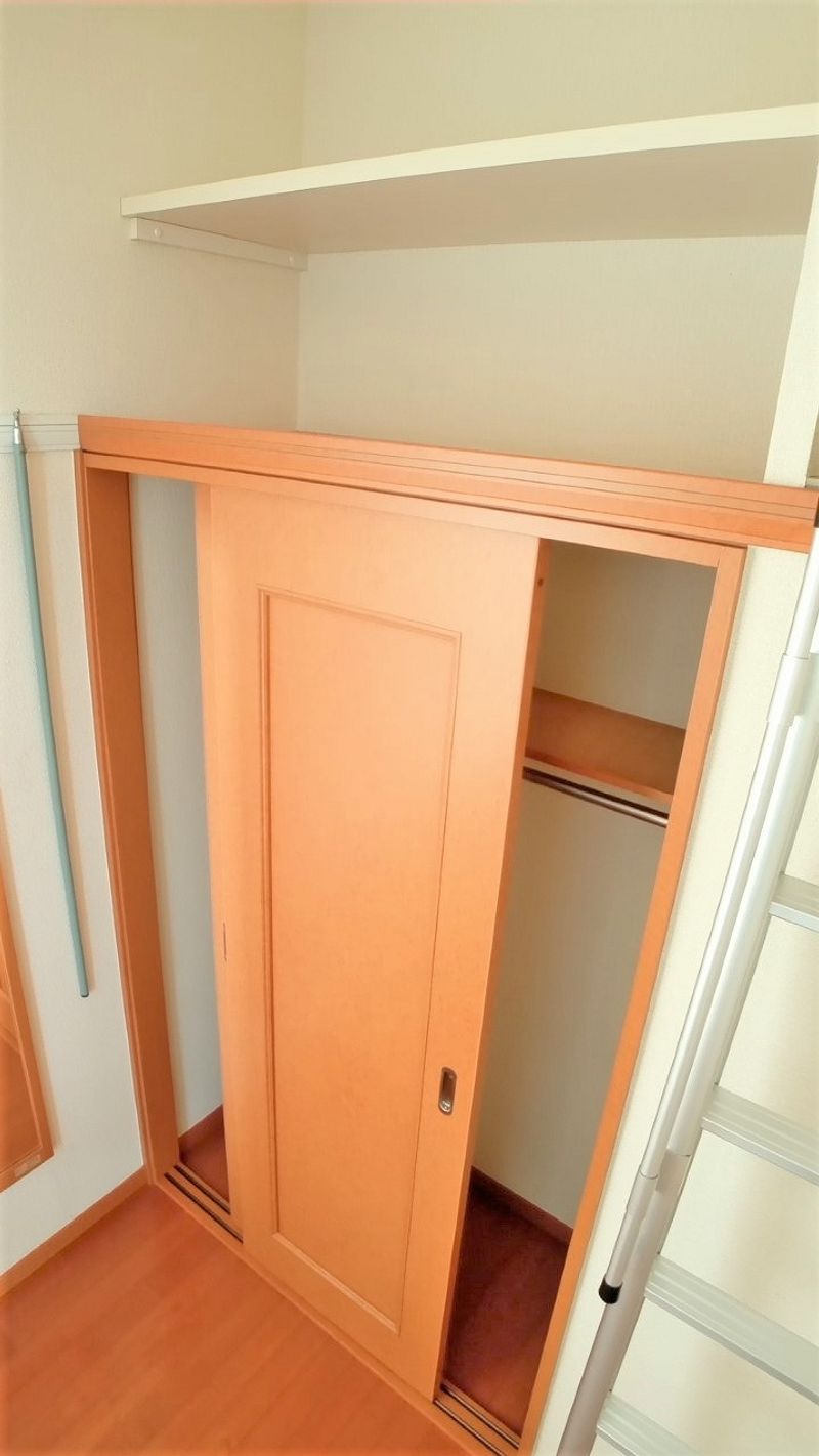 レオパレスエスト千間台 収納