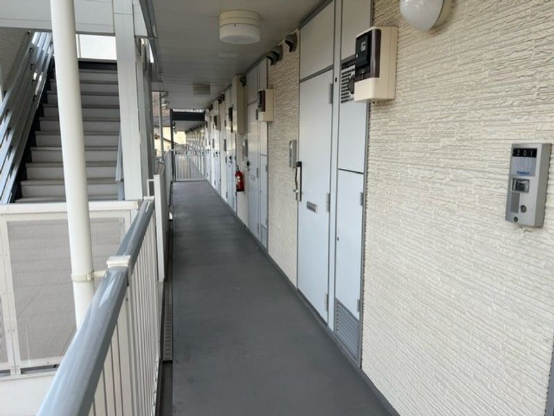 レオパレスピースフル エントランス
