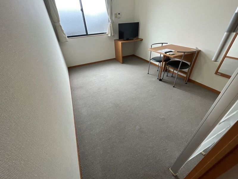 レオパレス華れん 居間