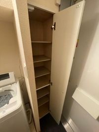 レオパレスフェリス 玄関